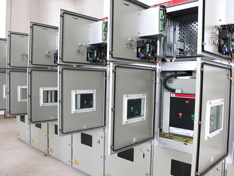 高压开关柜门锁如何装置？